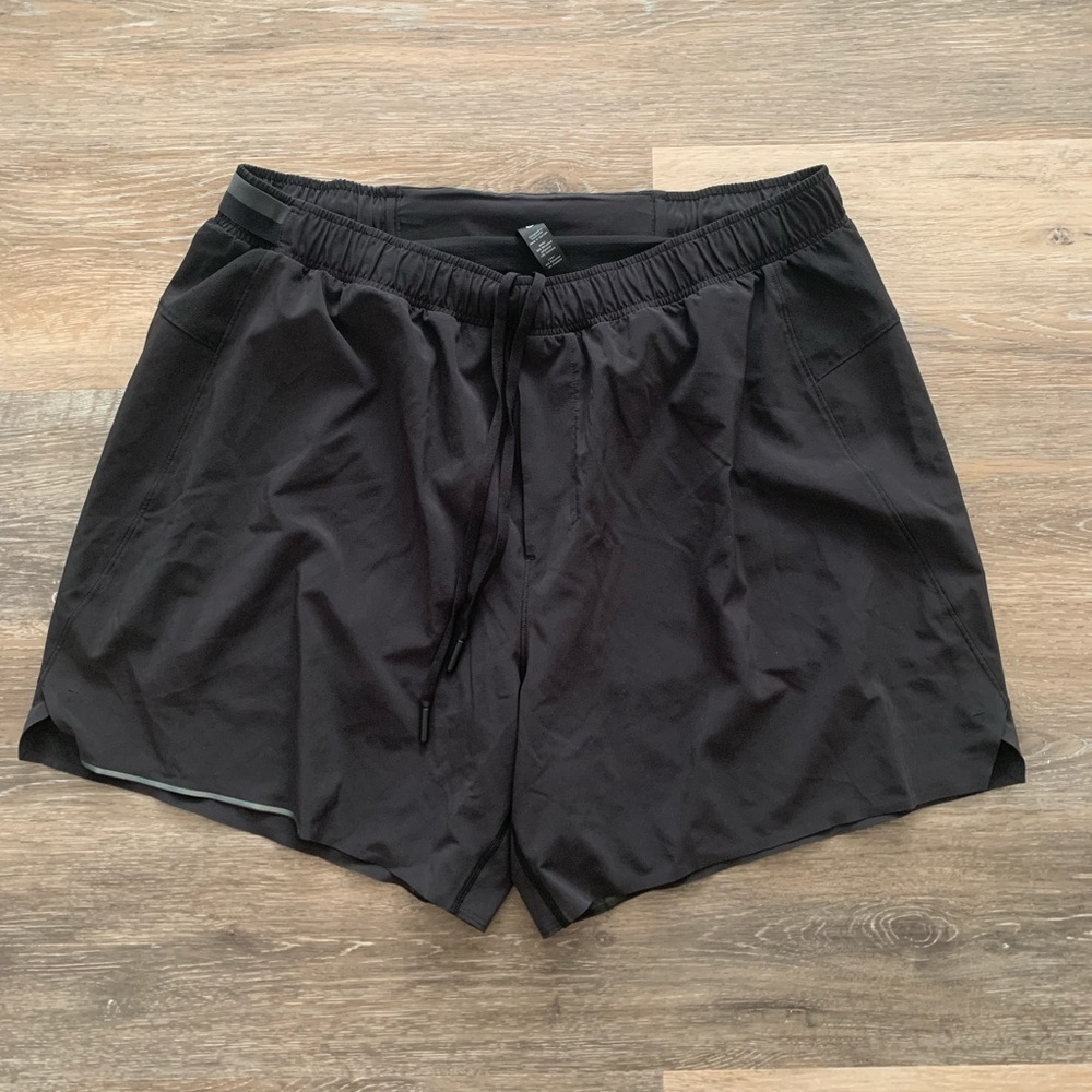 Lululemon Black lined shorts 6’ inseam, XL